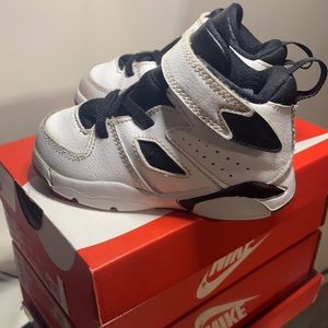 Toddler Black and white Jordan